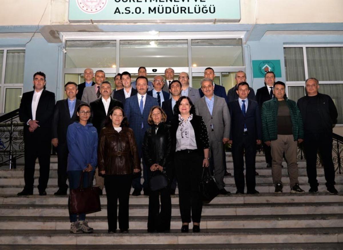 &ldquo;Şair &Ouml;ğretmenler Buluşuyor&rdquo; etkinliği d&uuml;zenlendi