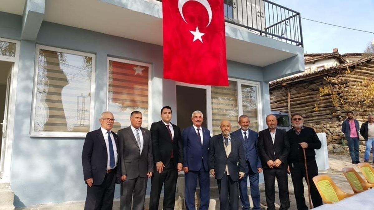 Yardımlaşarak yaptıkları imam evi, doktor odası ve k&uuml;t&uuml;phane hizmete girdi