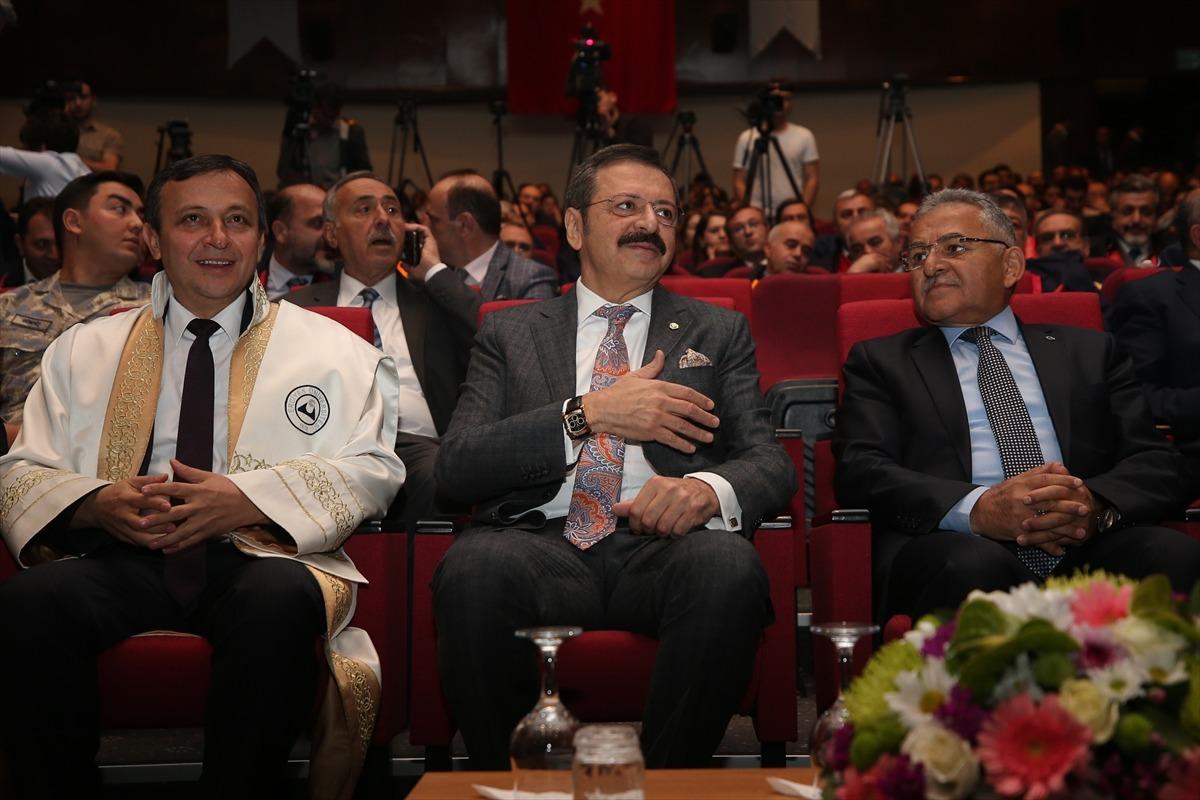 Hisarcıklıoğlu, ER&Uuml; Akademik Yıl A&ccedil;ılış T&ouml;reni'ne katıldı