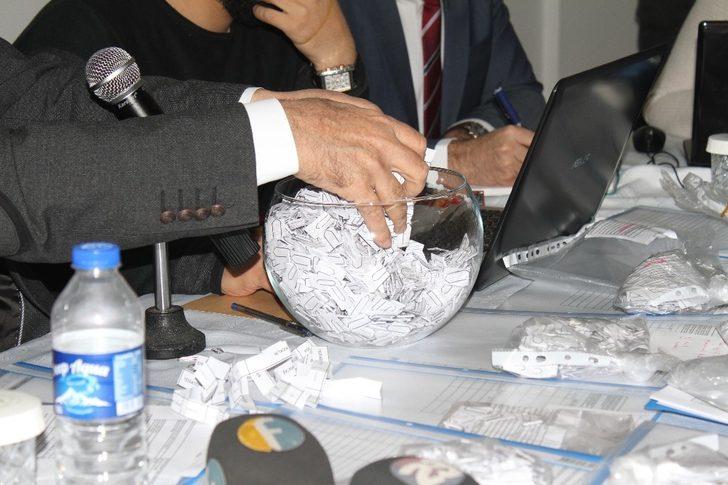 İş başvurusu yapan adaylar için kura çekimi yapıldı G1