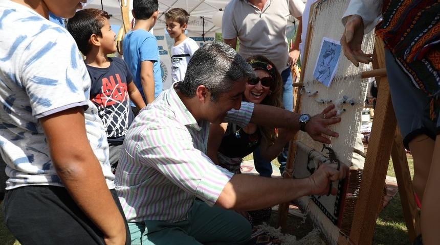 Atat&uuml;rk ilmek ilmek halıya işlendi