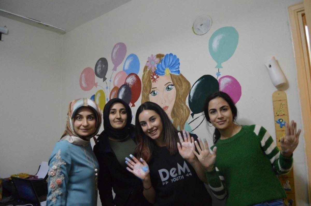 Aziziye&rsquo;de eğitime renkli destek