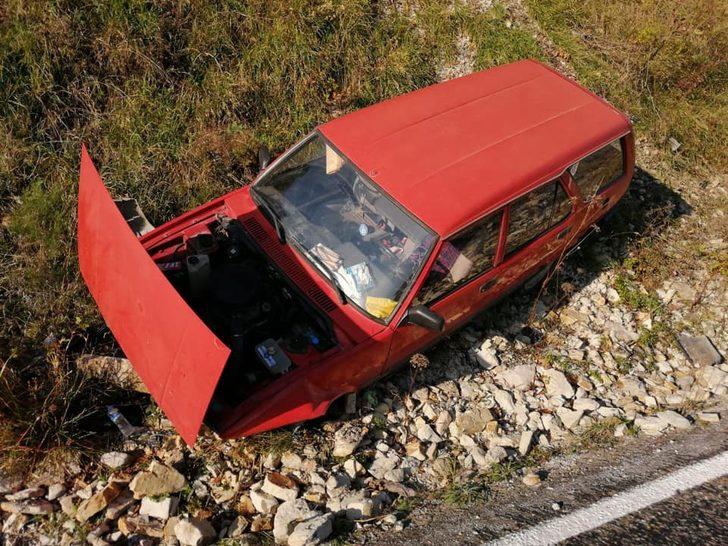 Yoldan çıkan otomobil şarampole yuvarlandı: 1 yaralı G2