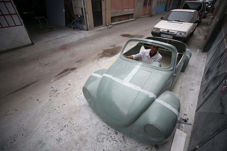 Yurt dışından sipariş yağıyor! Klasik araba' görünümlü koltuk takımı ve çalışma masası üretiyorlar G4