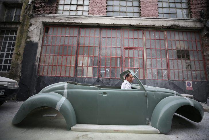 Yurt dışından sipariş yağıyor! Klasik araba' görünümlü koltuk takımı ve çalışma masası üretiyorlar G5