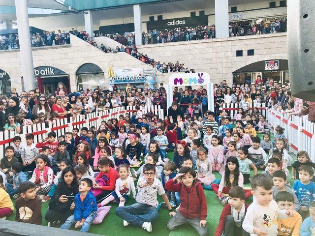 Akıllı tavşan ’Momo’ya, Forum Mersin’de yoğun ilgi