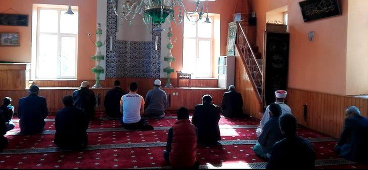 10 ay sonra imam atanana köyde cami doldu taştı G3