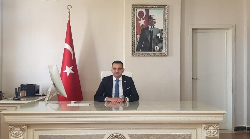 &Ccedil;i&ccedil;ekdağı İl&ccedil;e Kaymakamı Orhan Gazi Karakaş g&ouml;reve başladı