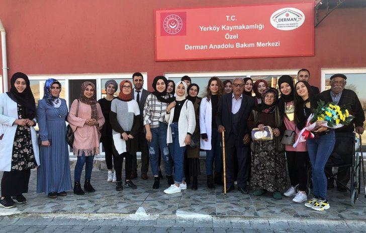 KYK Öğrencilerinden Yaşlılara Ziyaret G4
