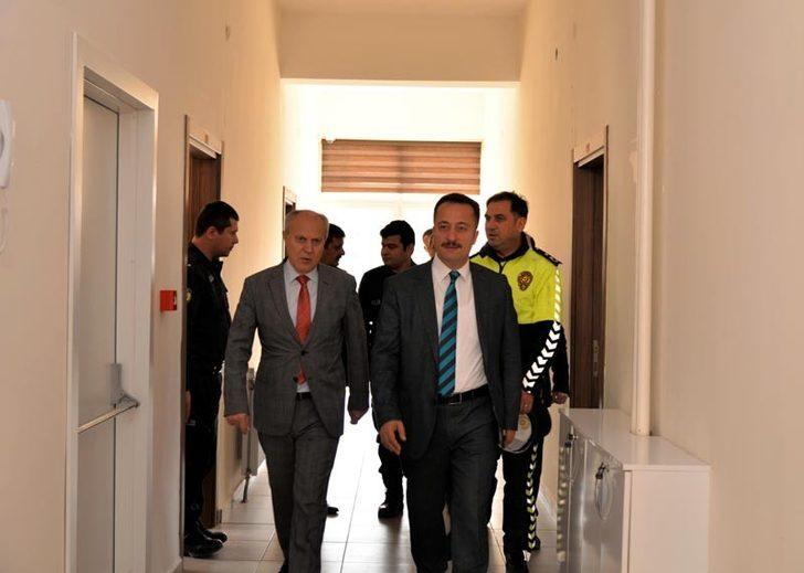 Vali Şentürk’ten, Çevik Kuvvet ve Bölge Trafik Şubesine ziyaret G3