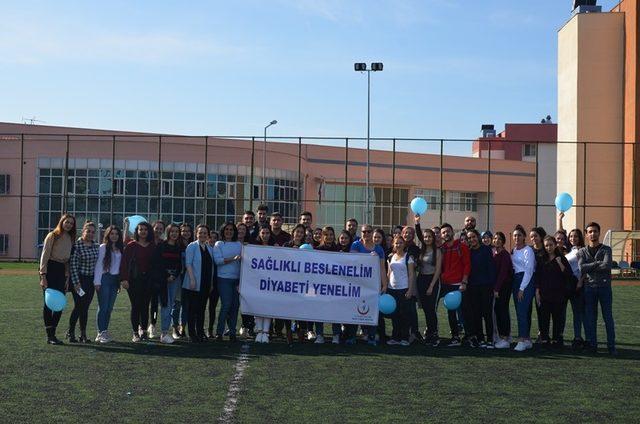 Mavi balonlar ‘Diyabeti Yenelim’ sloganıyla gökyüzüne bırakıldı