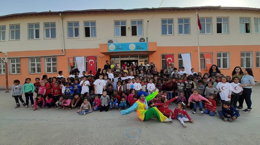 Akçakale ilçesinin Suriye sınırındaki okulda renkli etkinlik