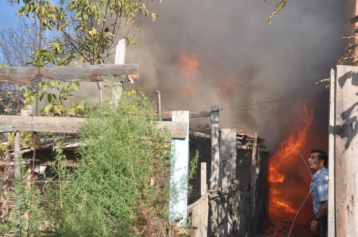 Simav&rsquo;da yangın