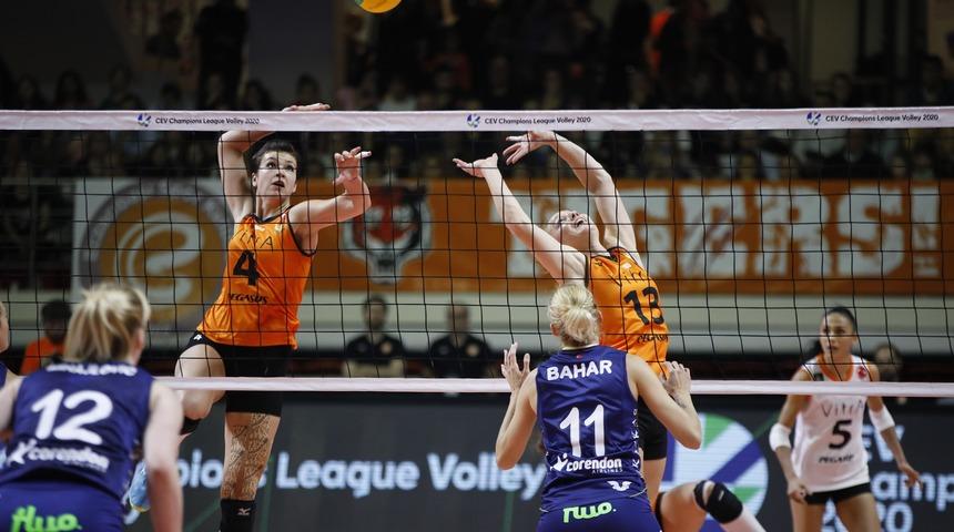 Filede Türk derbisi Eczacıbaşı'nın