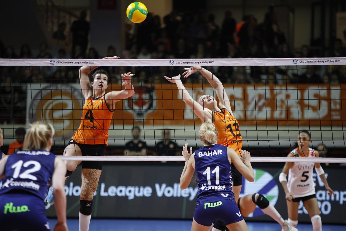 T&uuml;rk derbisinde kazanan Eczacıbaşı VitrA