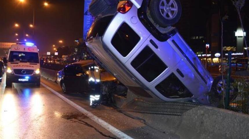 Kadıköy'deki zincirleme kaza trafiği felç etti
