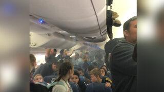 Yolcu uçağının içi duman doldu, uçuş iptal edildi