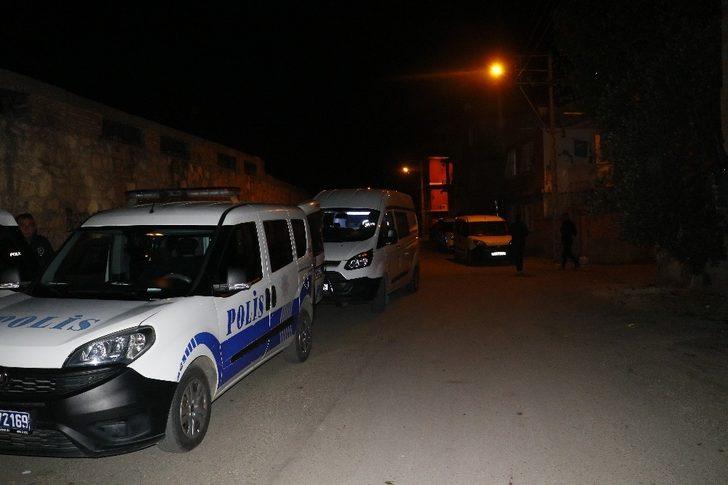 Adana'da sıcak dakikalar! Sokağa EYP yerleştirip ticari taksiyle kaçtı! G4