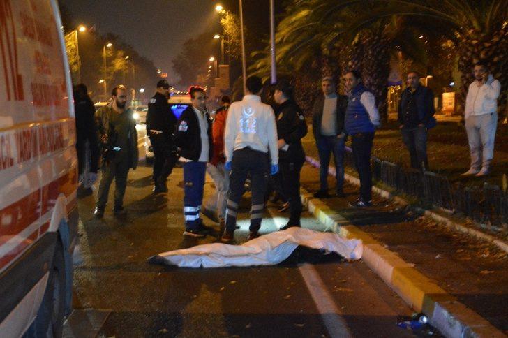 Vatan Caddesinde yolun karşısına geçmek isteyen kişiye otomobil çarptı G2