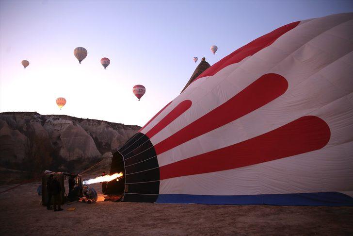 Kapadokya'yı 4 mevsim balonla keşfediyorlar G1