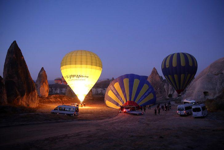 Kapadokya'yı 4 mevsim balonla keşfediyorlar G2