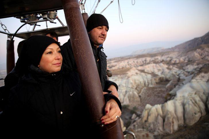 Kapadokya'yı 4 mevsim balonla keşfediyorlar G4