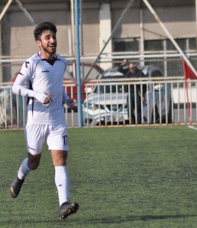 Hakeme tekme atan futbolcu ilk kez konuştu 1