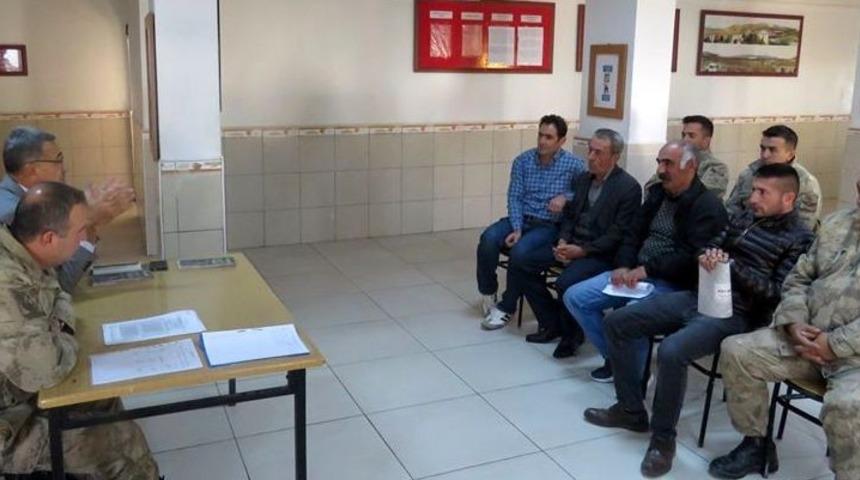 Jandarma personeline ve k&ouml;y muhtarlarına avcılık mevzuatı eğitimi verildi