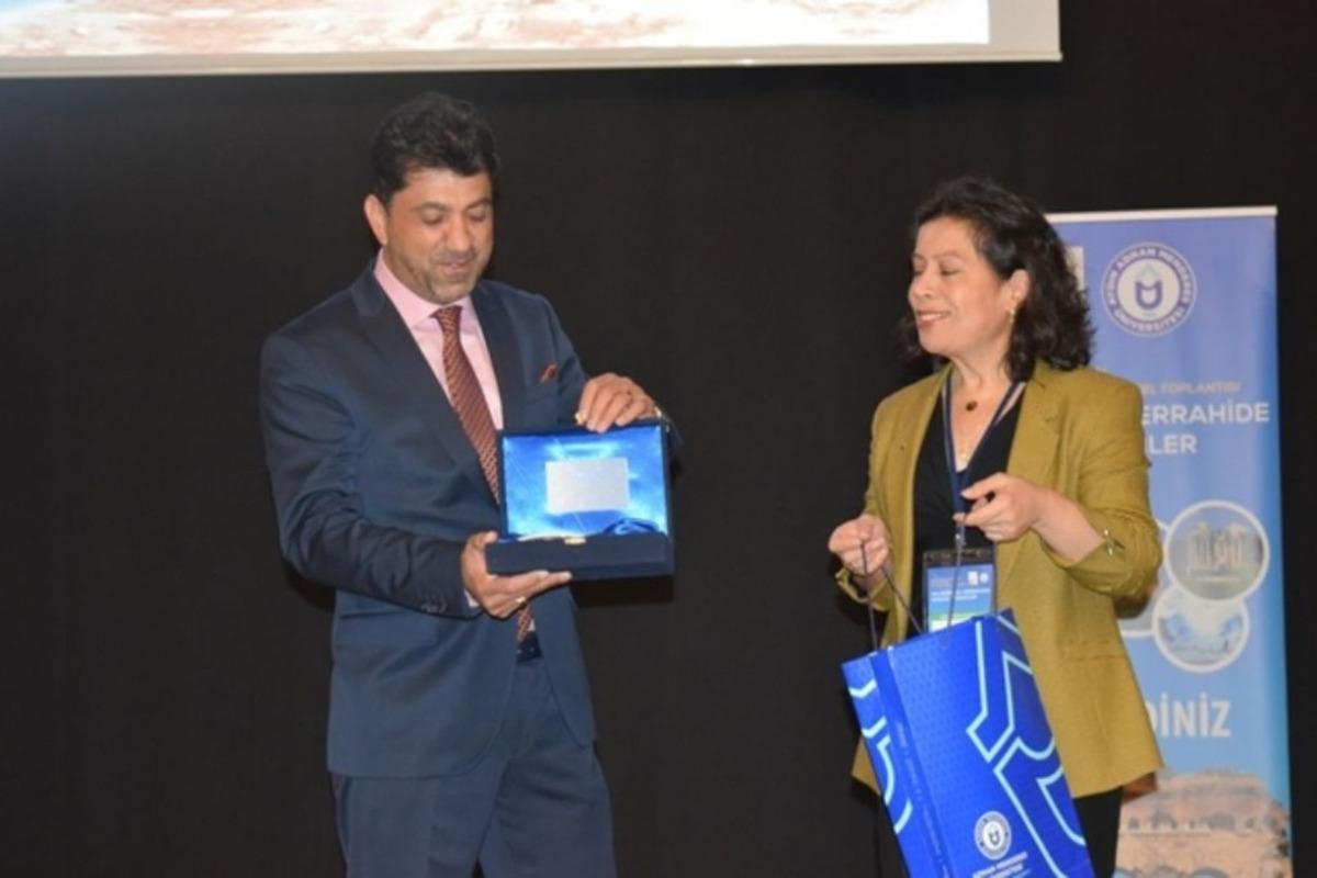 AD&Uuml;&rsquo;de  &lsquo;Kolorektal Cerrahide G&uuml;ncel Tedaviler&rsquo; Adlı b&ouml;lgesel toplantı ger&ccedil;ekleşti