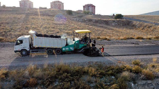 Akkent’in alternatif yolu asfalta kavuşturuldu