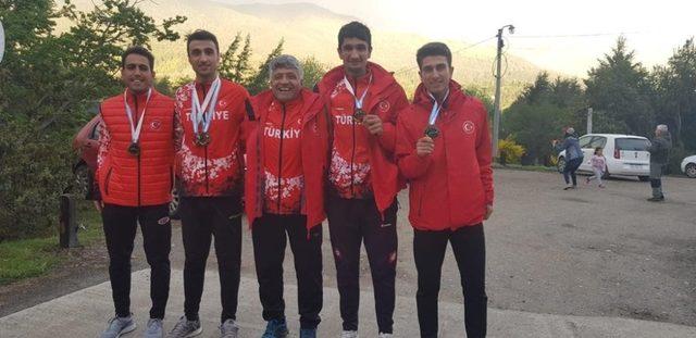 Vanlı atletten dünya ikinciliği