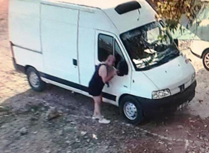 Alacaklı dehşeti... Zincirle bağladılar, kıyafetlerini çıkarıp dövdüler! G1