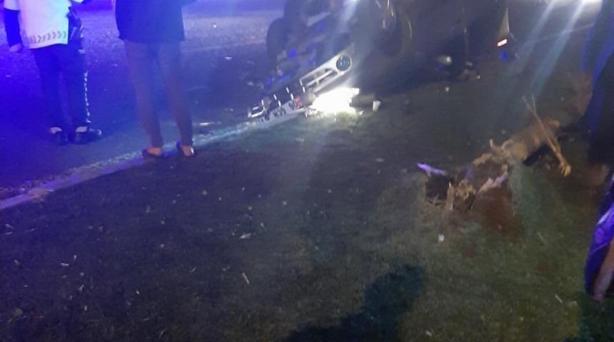 Siverek&rsquo;te otomobil ref&uuml;je &ccedil;arparak takla attı: 6 yaralı