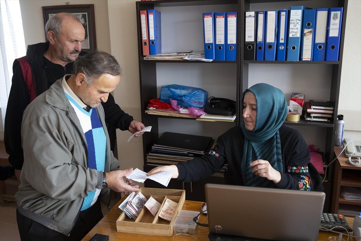 K&ouml;yl&uuml; su parasını &ouml;derken "yol parası" cebinde kalıyor