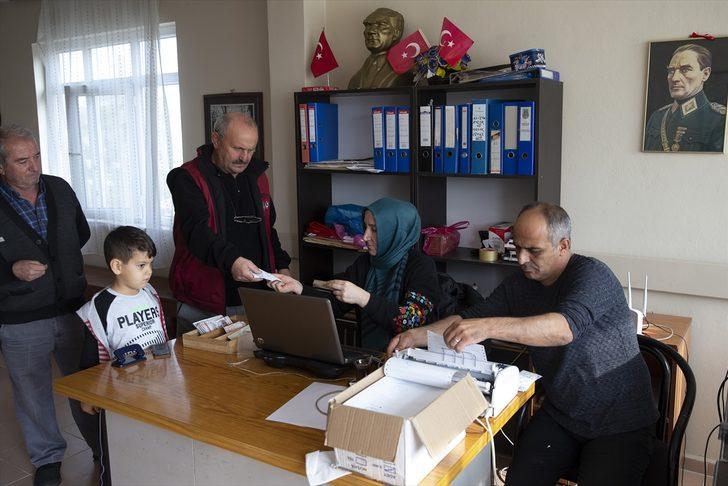 Köylü su parasını öderken "yol parası" cebinde kalıyor G3