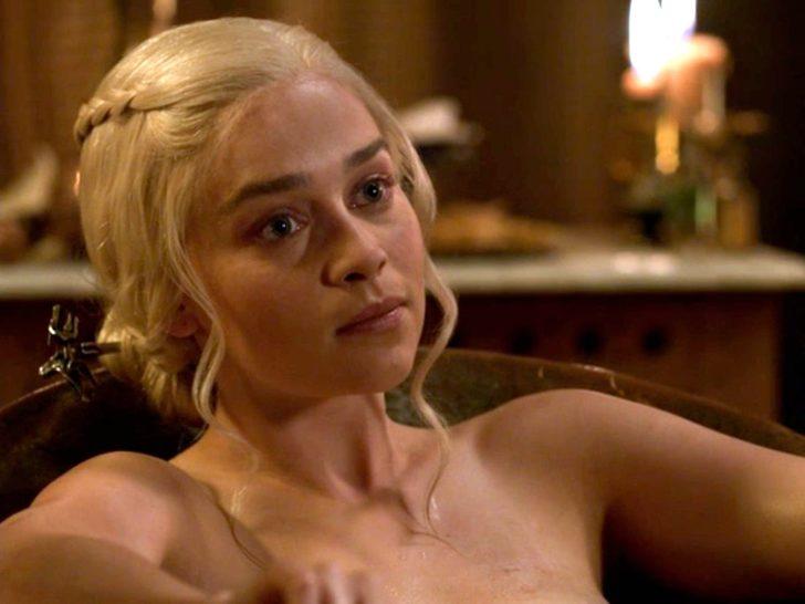  Game Of Thrones'un Khaleesi'si Emilia Clarke'tan sevişme sahnesi itirafı G1
