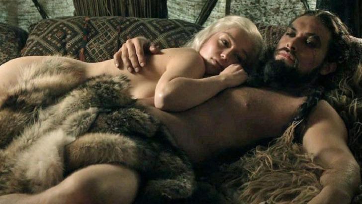  Game Of Thrones'un Khaleesi'si Emilia Clarke'tan sevişme sahnesi itirafı G2