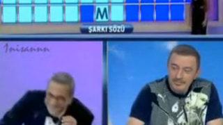 Çarkıfelek küfürle başladı