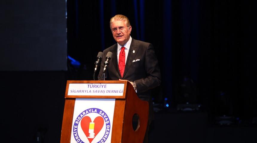 Sigaraya her yıl 25 milyar dolar harcanıyor