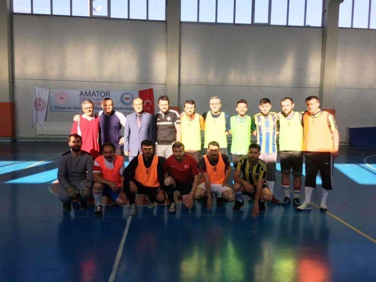 Hisarcık&rsquo;ta &lsquo;&Ouml;ğretmenler G&uuml;n&uuml;&rsquo; futsal turnuvası