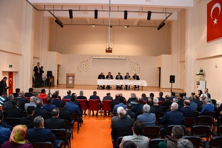 Vali Gürel muhtarlarla buluştu G2