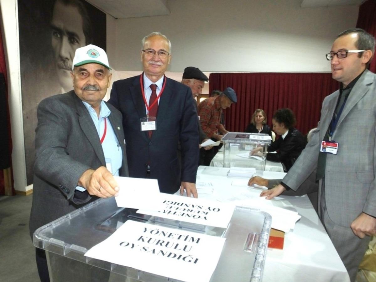 Burhaniye Tariş&rsquo;de  Nadir Karayaz g&uuml;ven tazeledi