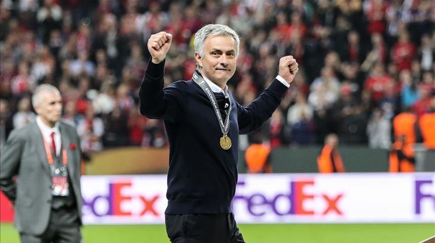 Mourinho yeşil sahalara Tottenham ile dönüyor