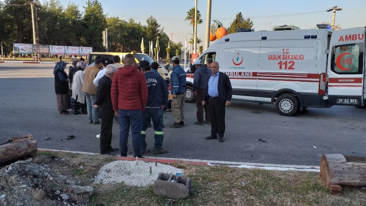 Otomobil ile elektrikli bisiklet &ccedil;arpıştı: 2 yaralı