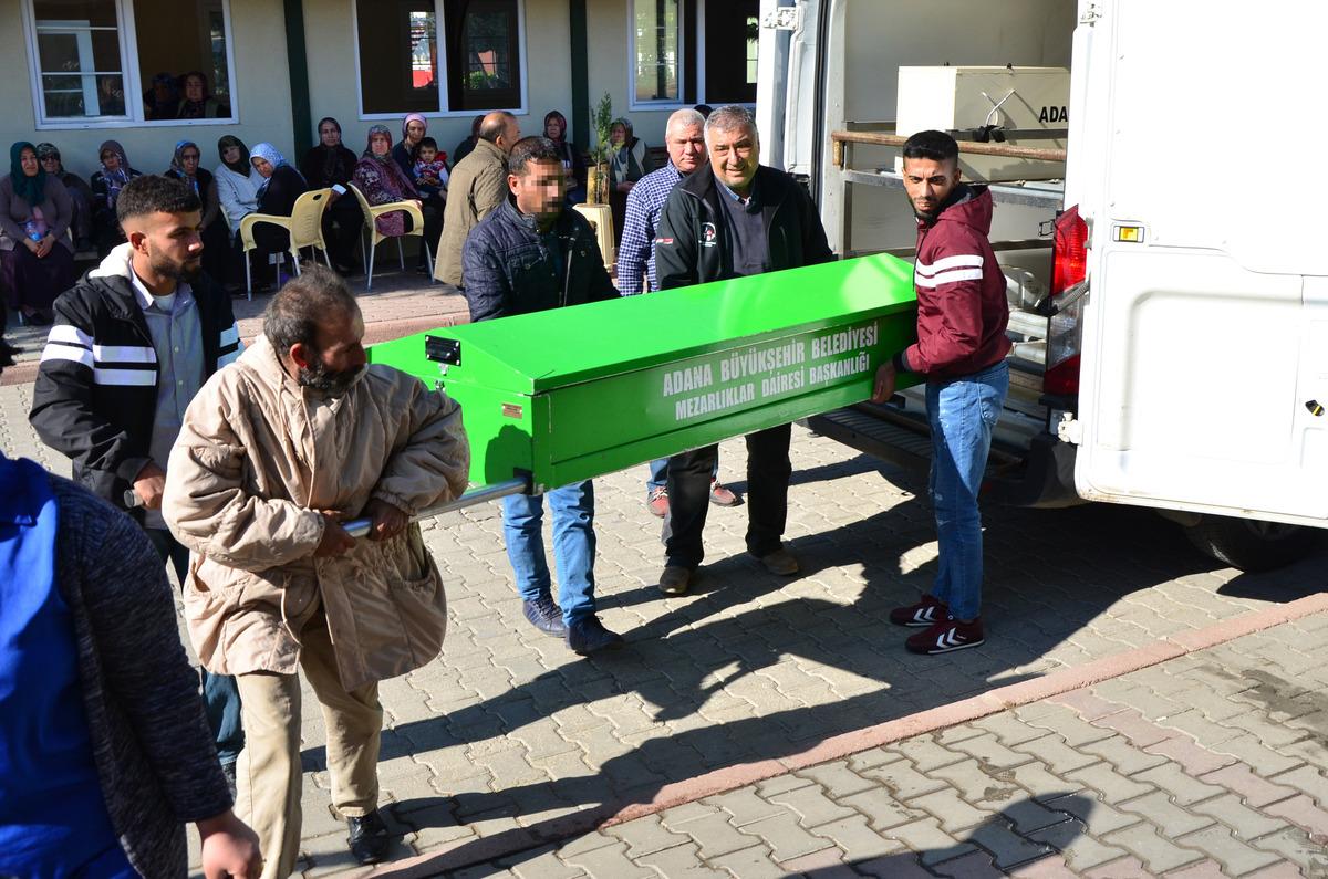 K&uuml;&ccedil;&uuml;k Erol'un cenazesinde aile dramı ortaya &ccedil;ıktı... "Eşim beni fuhuşa zorluyordu"