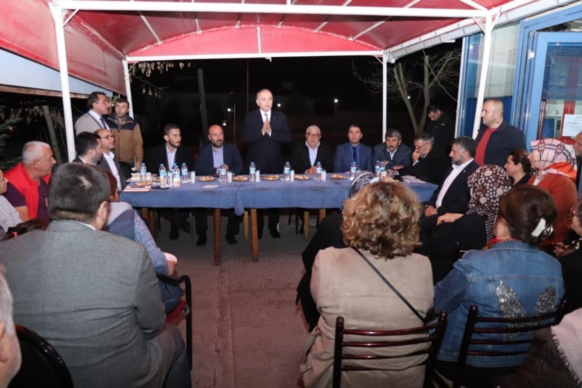 Başkan &Ouml;zl&uuml; Bah&ccedil;eşehir halkı ile bir araya geldi