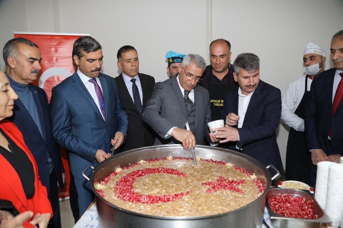 Bem-Bir-Sen&rsquo;den aşure ikramı