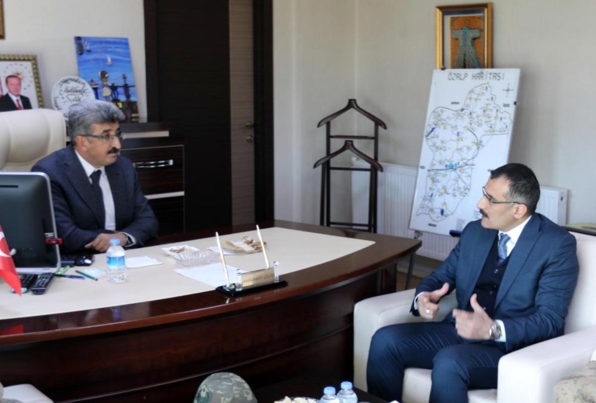 Vali Bilmez&rsquo;den &Ouml;zalp Kaymakamı &Ccedil;elik&rsquo;e ziyaret