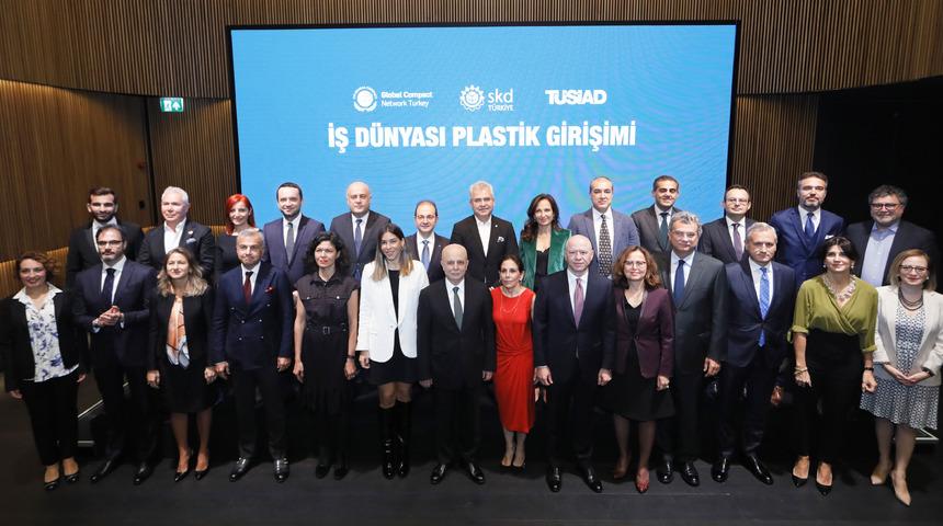 İş dünyası temsilcileri plastik kirliliğine karşı güçlerini birleştirdi