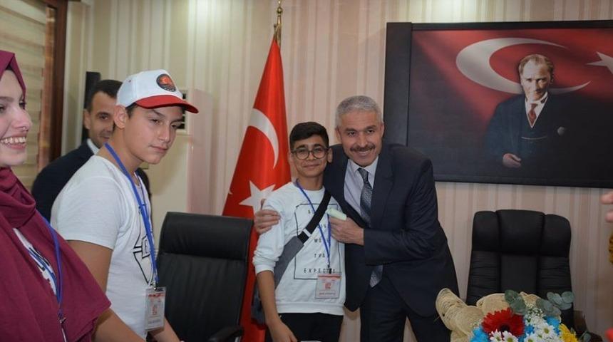 M&uuml;d&uuml;r Erg&uuml;der, &ccedil;ocukların D&uuml;nya &Ccedil;ocuk Hakları G&uuml;n&uuml;n&uuml; kutladı